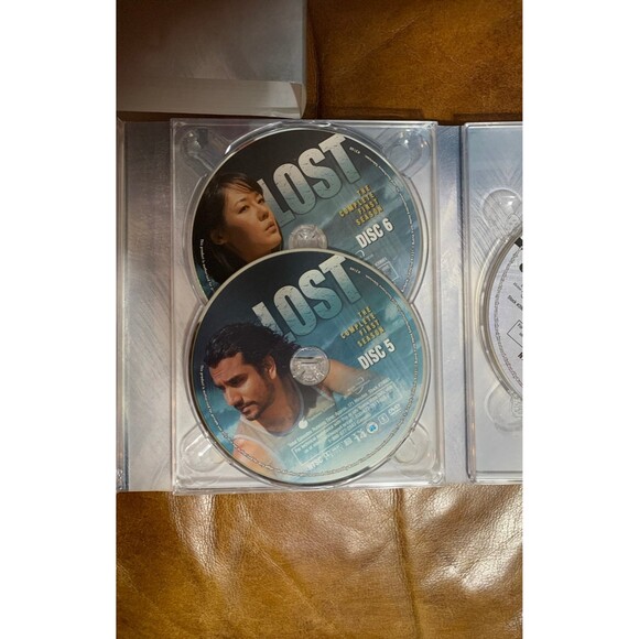 Lost Season 1 DVD set - Picture 5 of 8